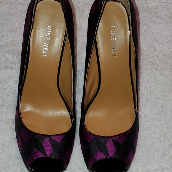 Stylish Pink and Black Women's Heels - Picture 2 of 8